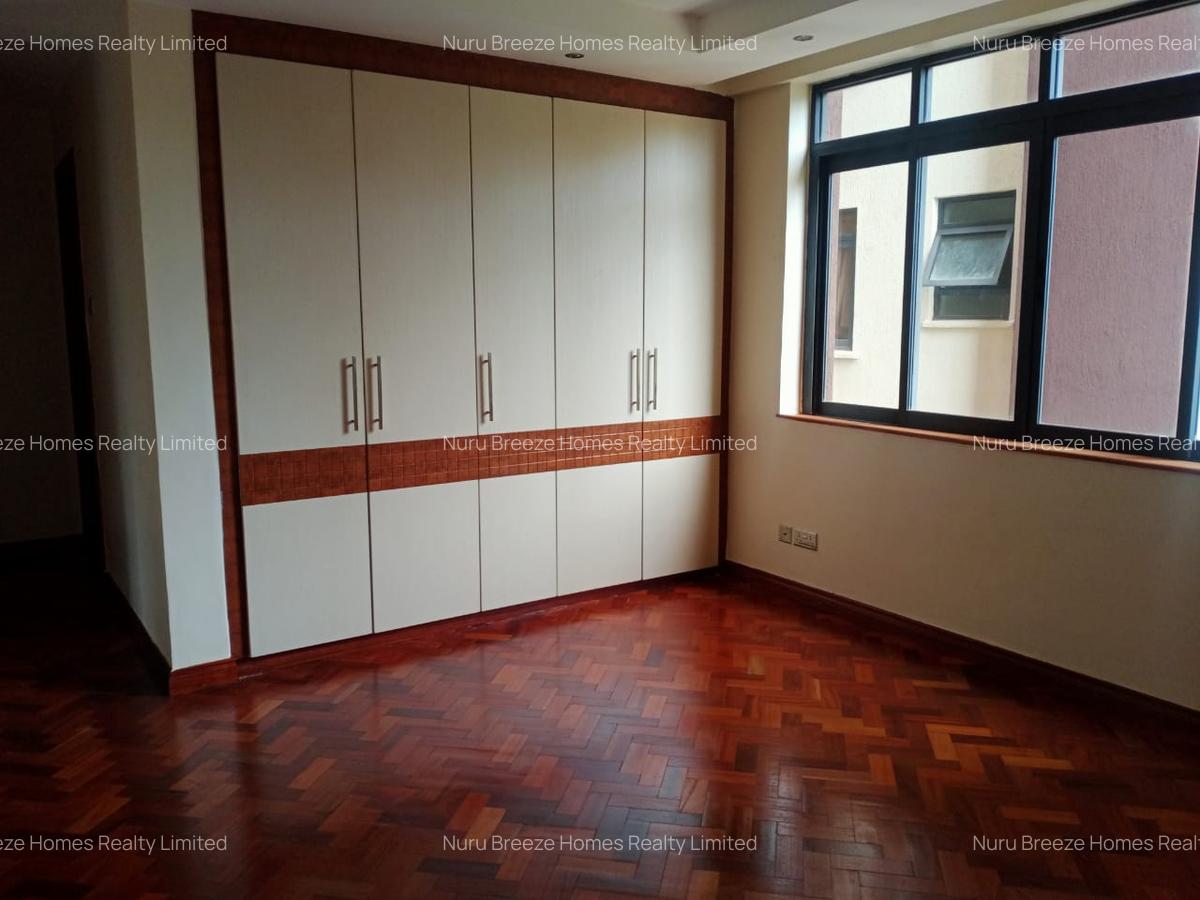 4 Bed Apartment with En Suite in Riverside - 8