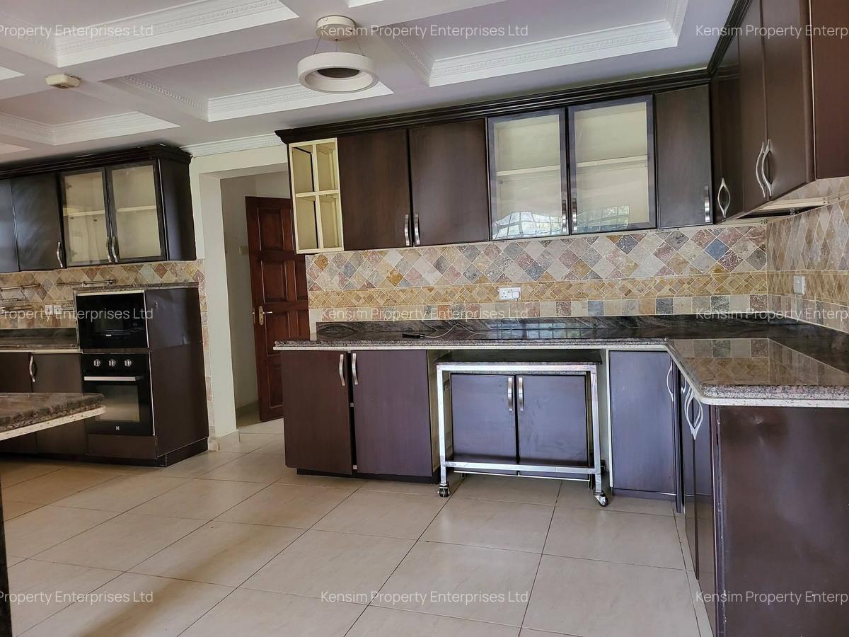 4 Bed Townhouse with En Suite in Kitisuru - 6