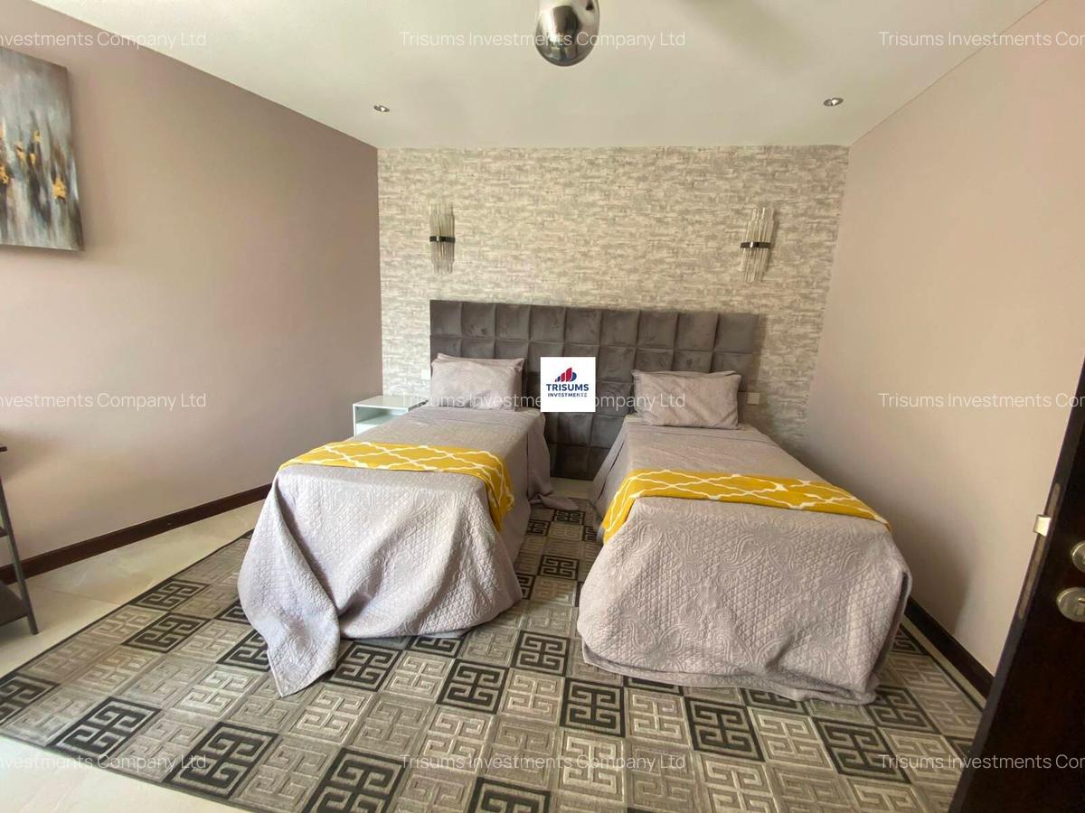 3 Bed Apartment with En Suite in Riverside - 8