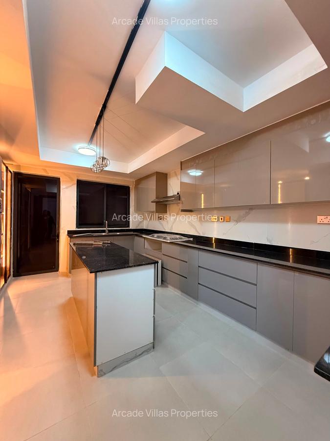 4 Bed Apartment with En Suite in Kilimani - 4