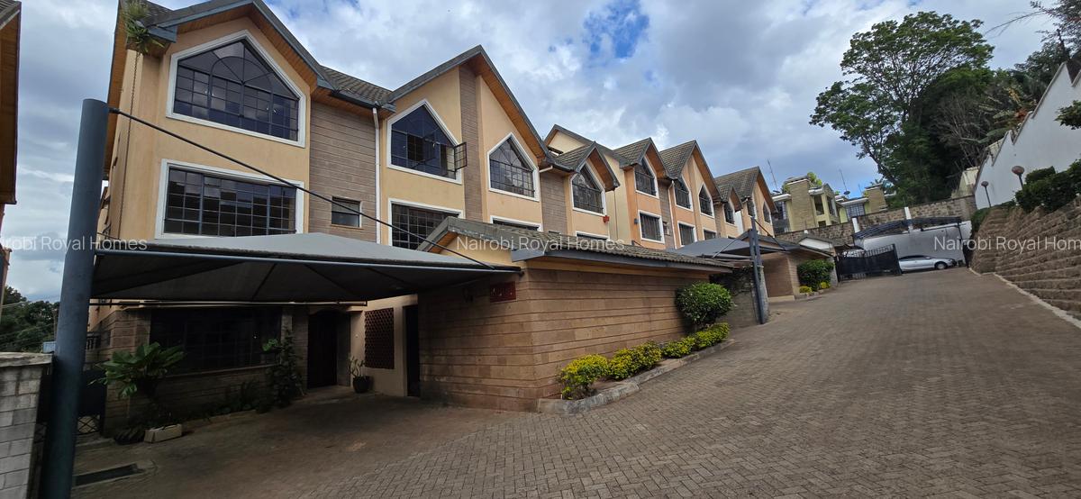 5 Bed Townhouse with En Suite at Lavington Green - 7