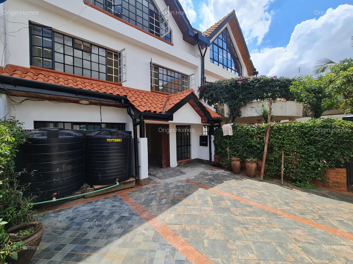 5 Bed Townhouse with En Suite at Westlands - 4