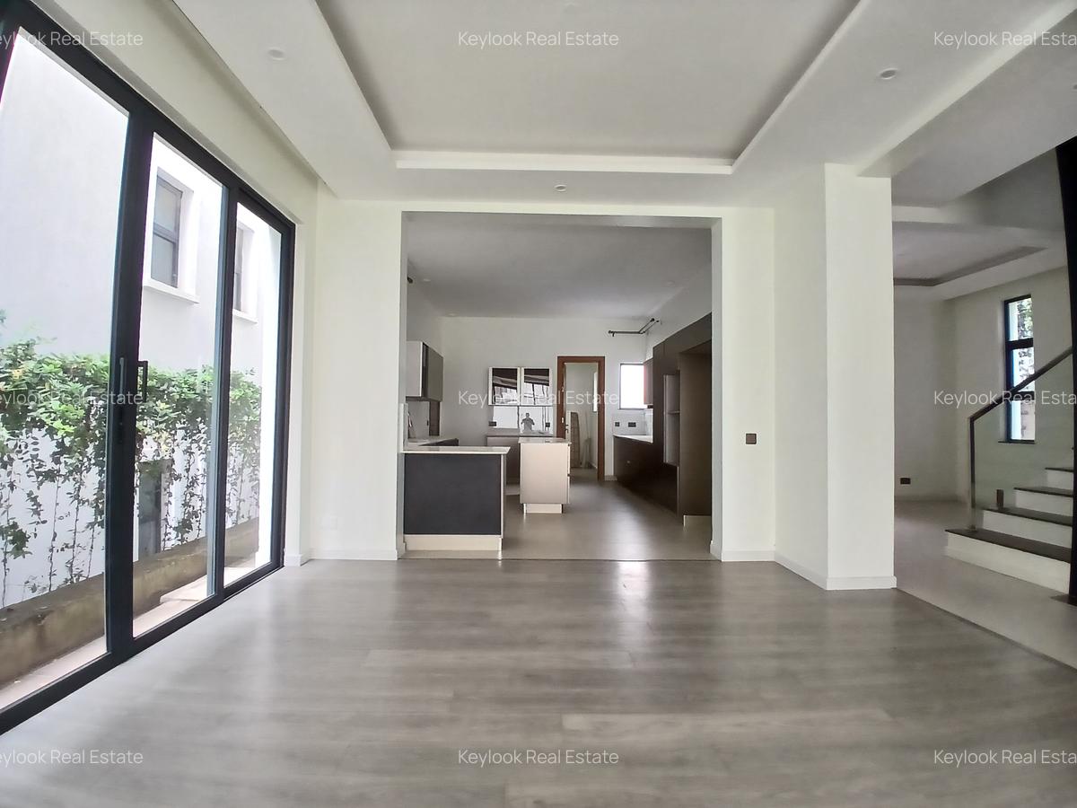 5 Bed Townhouse with En Suite at Lavington Green - 20