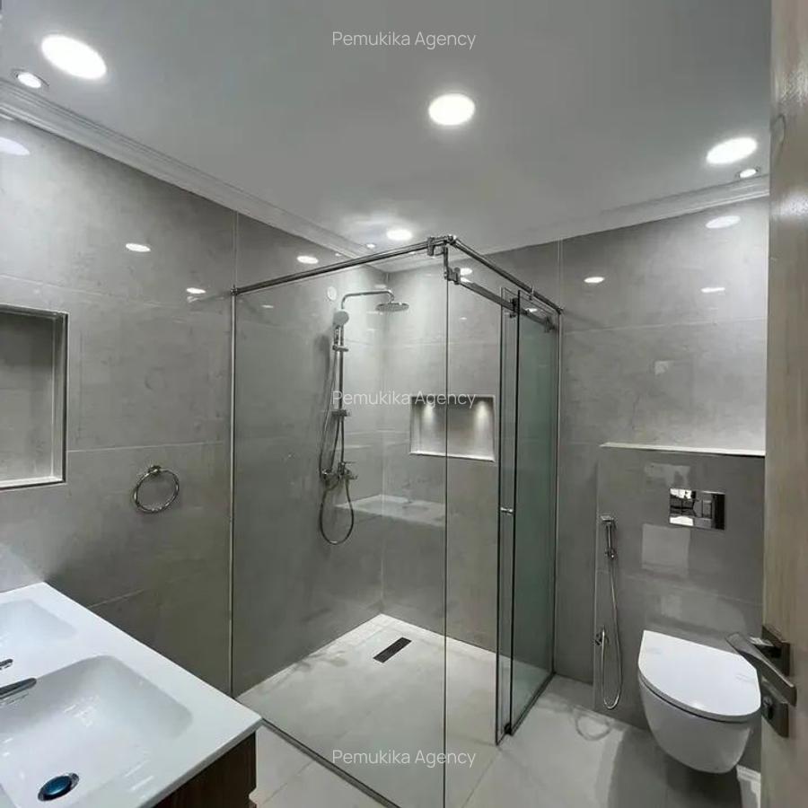 6 Bed Townhouse with En Suite in Runda - 6