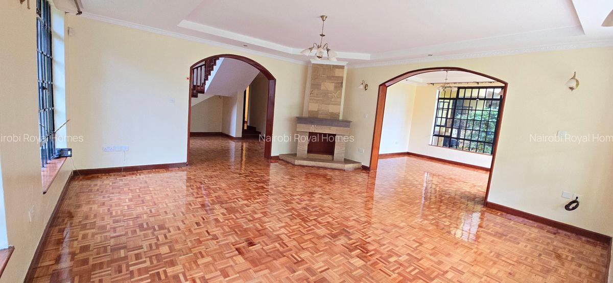 4 Bed Townhouse with En Suite at Lavington Off Convent Drive - 10
