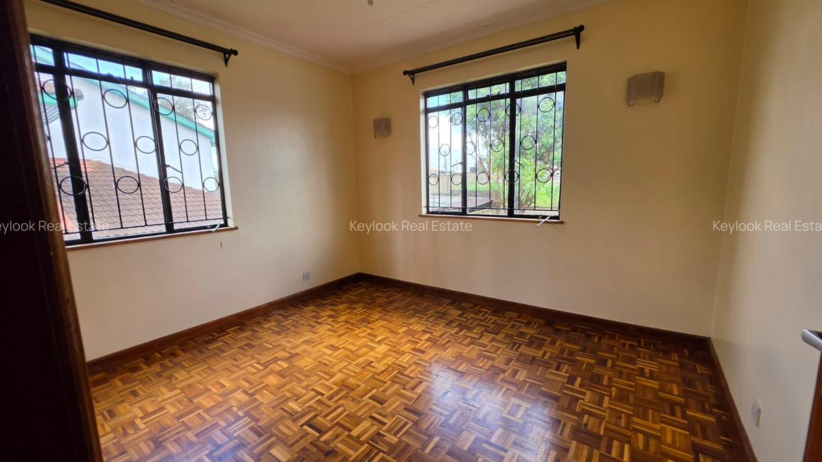 5 Bed House with En Suite at Mountain View Estate - 8