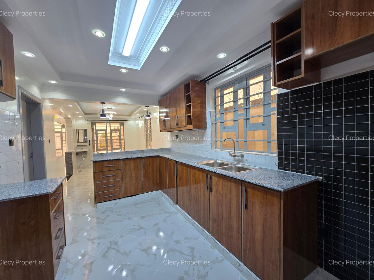 3 Bed House with En Suite at Kimbo - 7