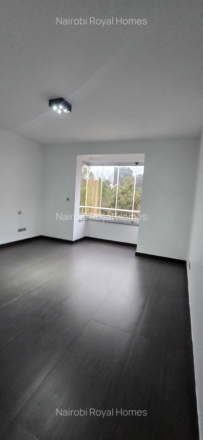 3 Bed Apartment with En Suite at Riverside Drive - 16