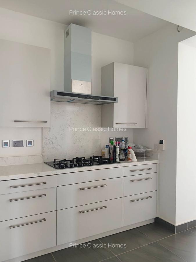 5 Bed Townhouse with En Suite in Karen Hardy - 2