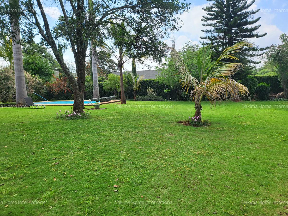 5 Bed House with En Suite in Runda - 10