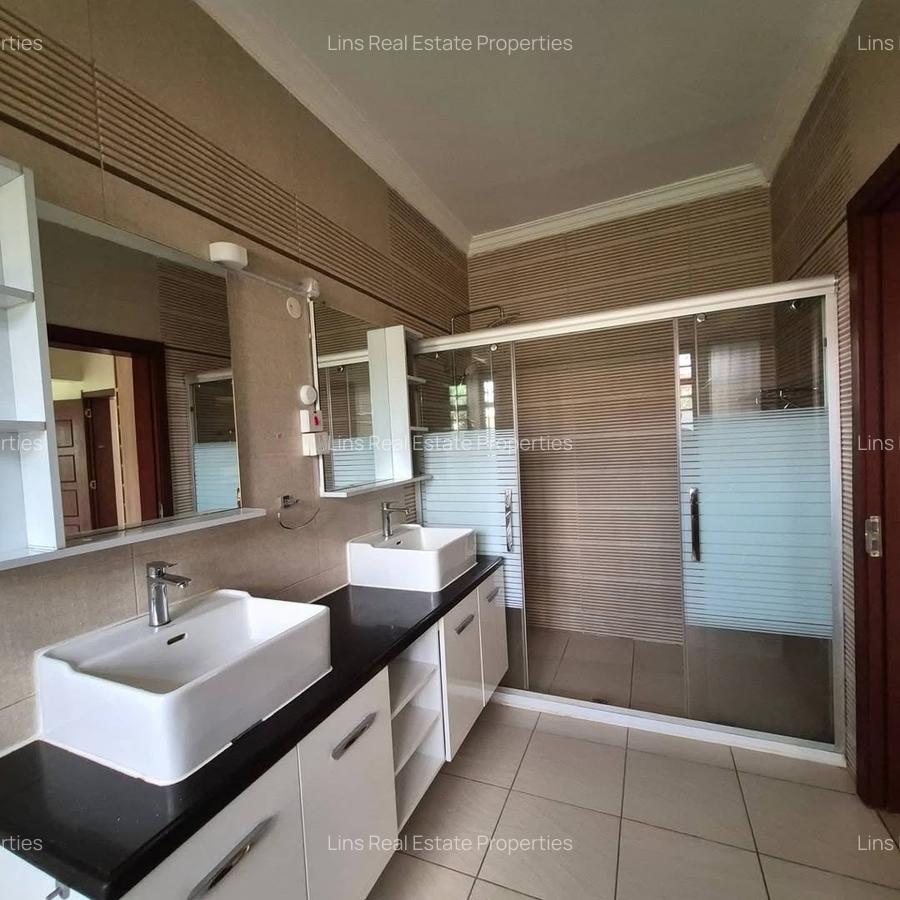 4 Bed Townhouse with En Suite in Runda - 5