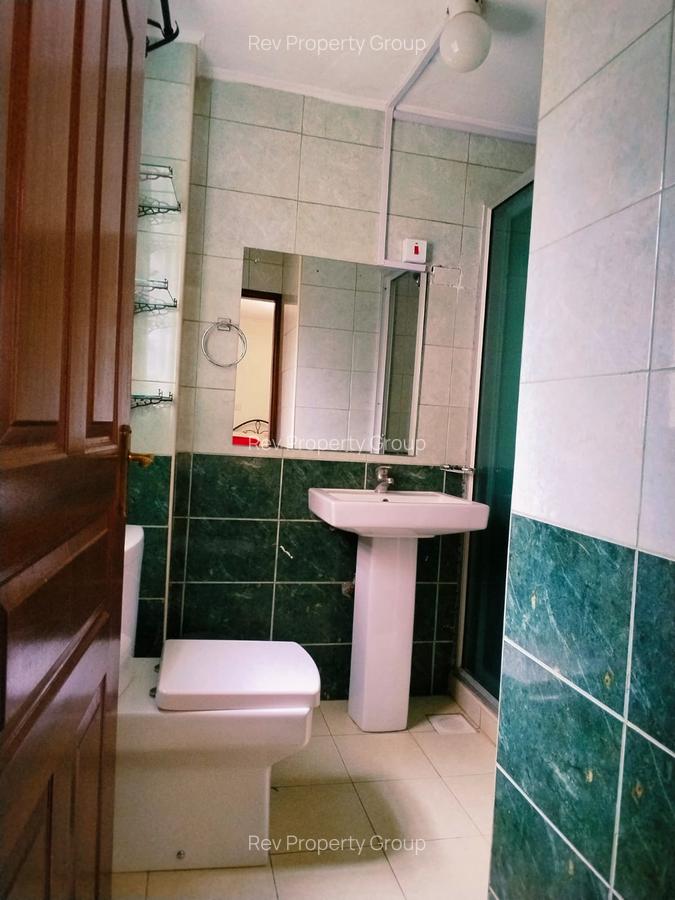 2 Bed House with En Suite in Rosslyn - 14