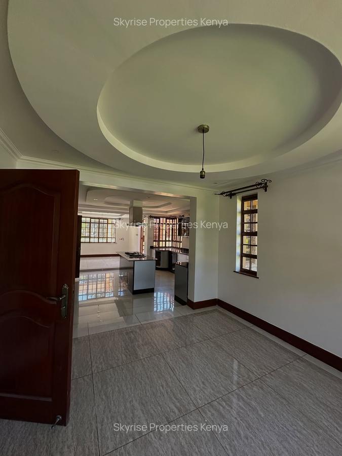 5 Bed House with En Suite in Runda - 14