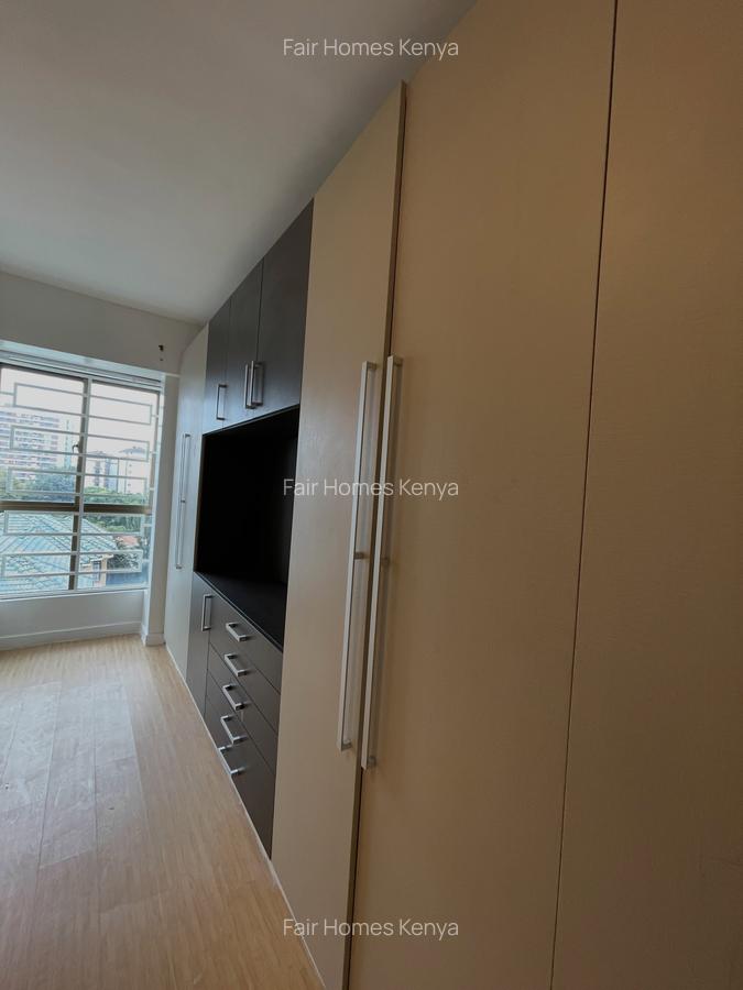 4 Bed Apartment with En Suite at Hatheru Road - 17