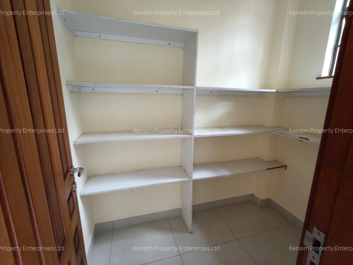 5 Bed Townhouse with En Suite in Lavington - 3