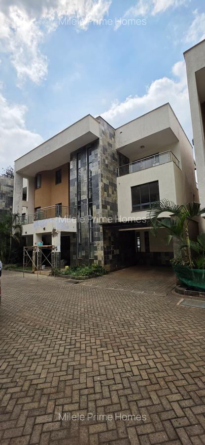 5 Bed Villa with En Suite in Lavington - 19