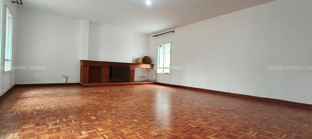 4 Bed House with En Suite in Westlands Area - 3