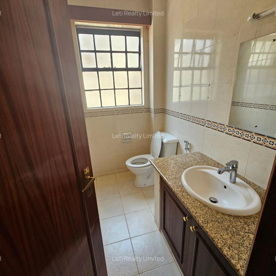 4 Bed Townhouse with En Suite in Lavington - 6