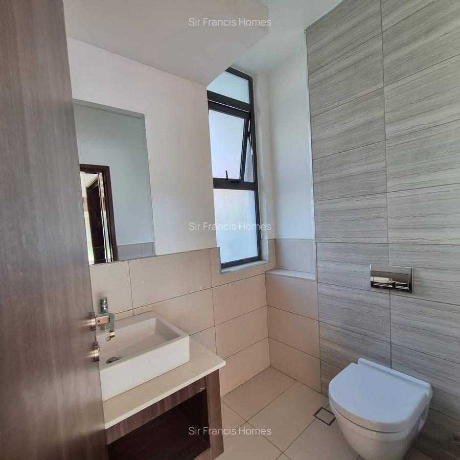 4 Bed Townhouse with En Suite at Garden Estate - 8