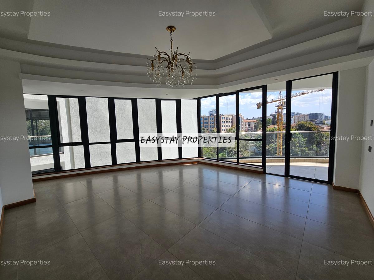 3 Bed Apartment with En Suite in Riverside - 4