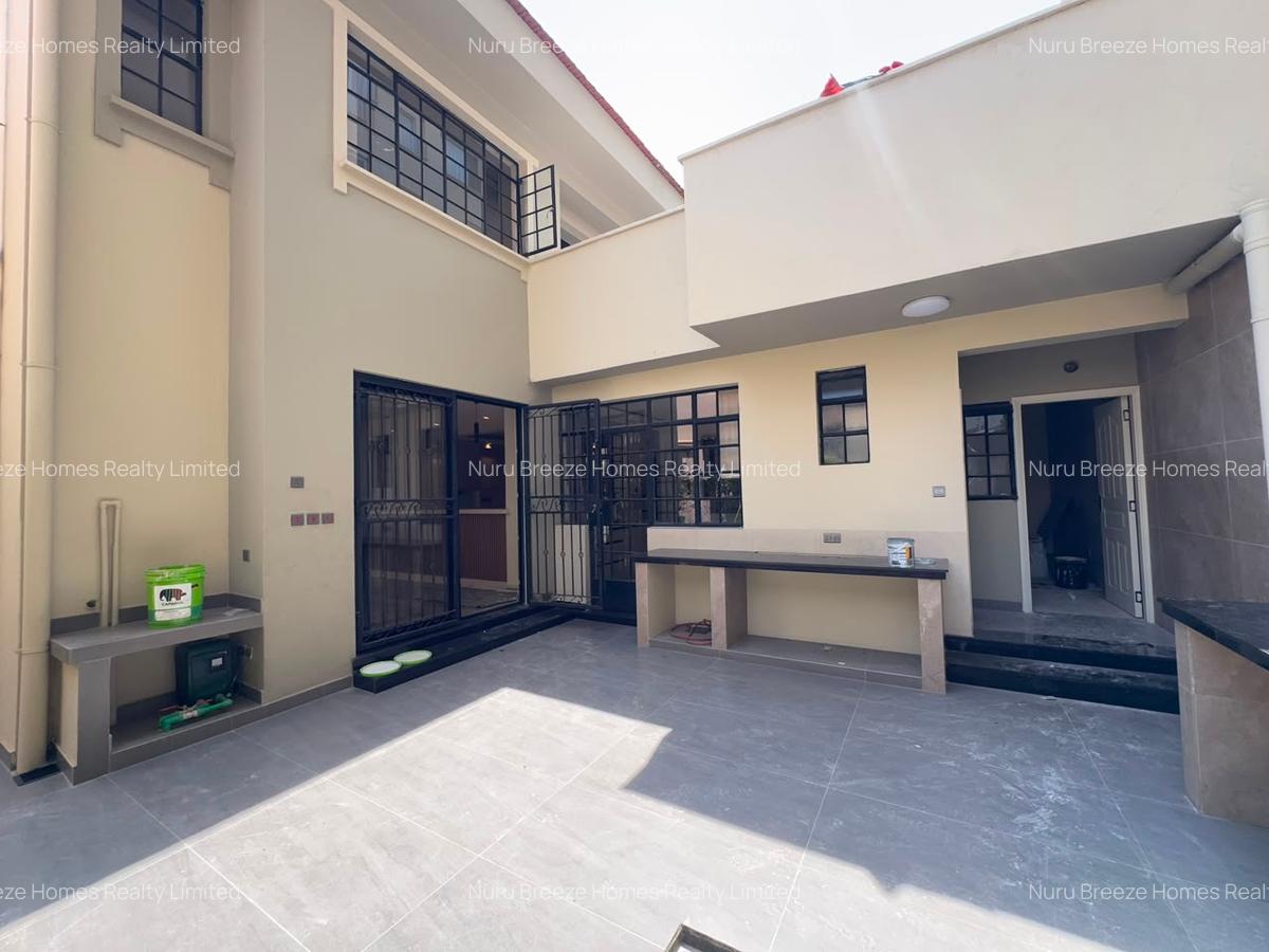4 Bed Townhouse with En Suite in General Mathenge - 9