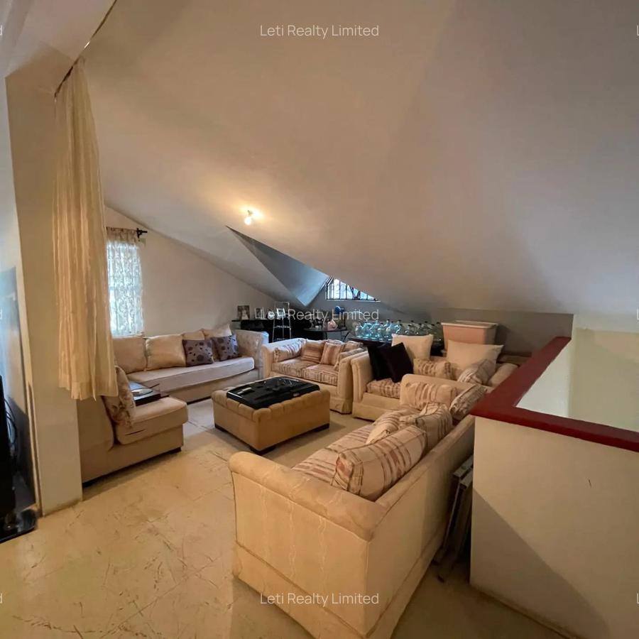 4 Bed Townhouse with En Suite in Lavington - 6