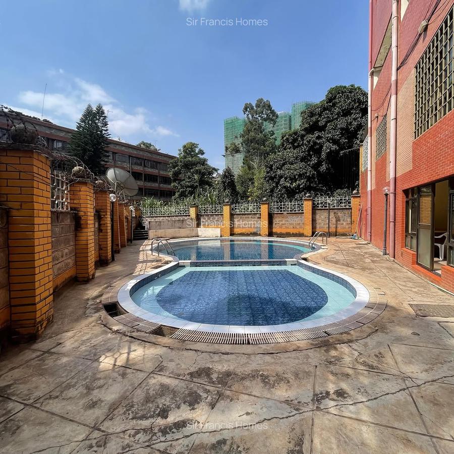 Serviced 4 Bed Apartment with En Suite in Riverside - 14