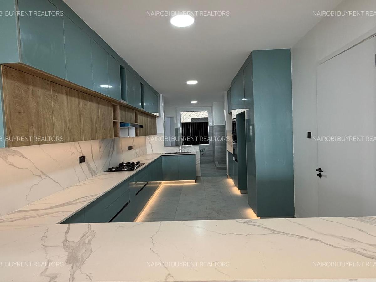 2 Bed Apartment with Lift in Parklands - 6