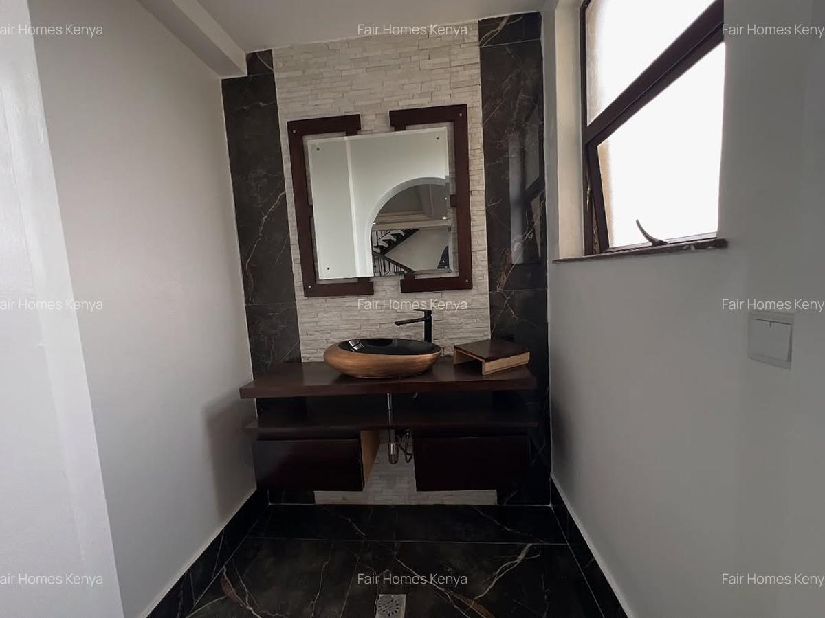 4 Bed Apartment with En Suite at Oloitoktok Road - 9