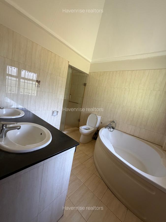 5 Bed Villa with Swimming Pool in Runda - 13