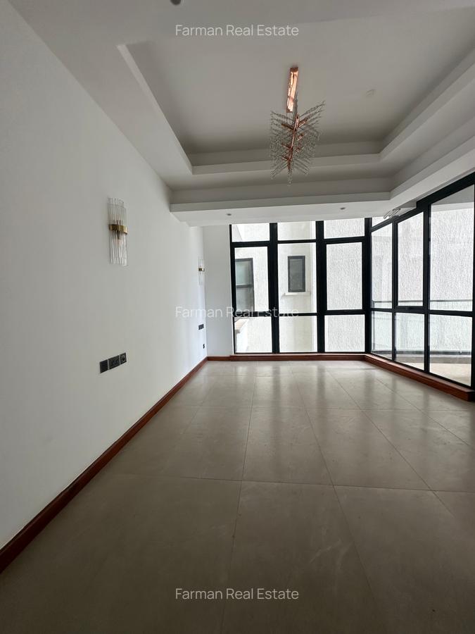 4 Bed Apartment with En Suite in Riverside - 12