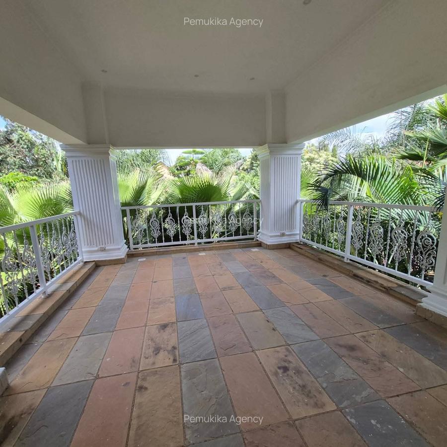 5 Bed Townhouse with En Suite in Runda - 3