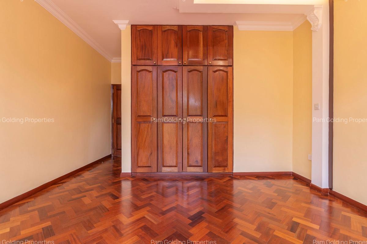 5 Bed House with En Suite in Karen - 10