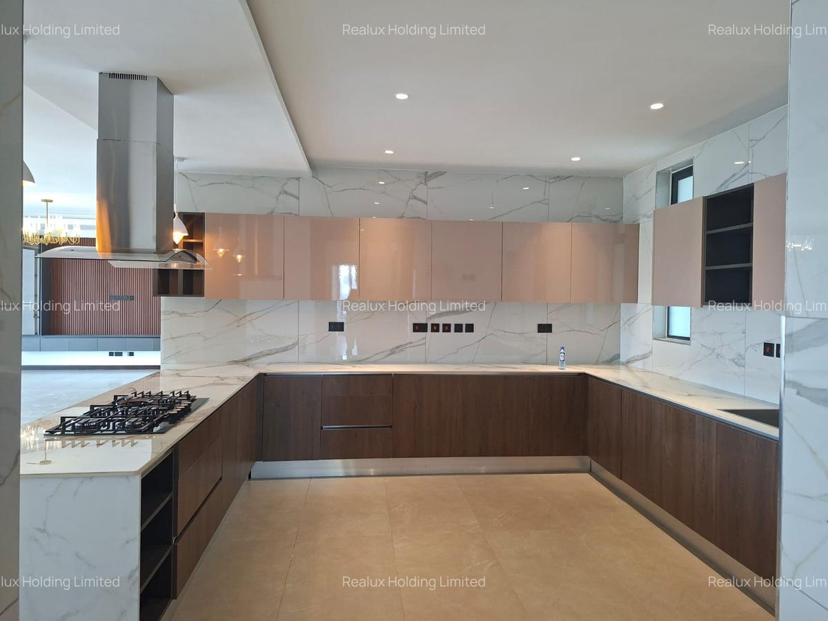 3 Bed Apartment with En Suite in Riverside - 18