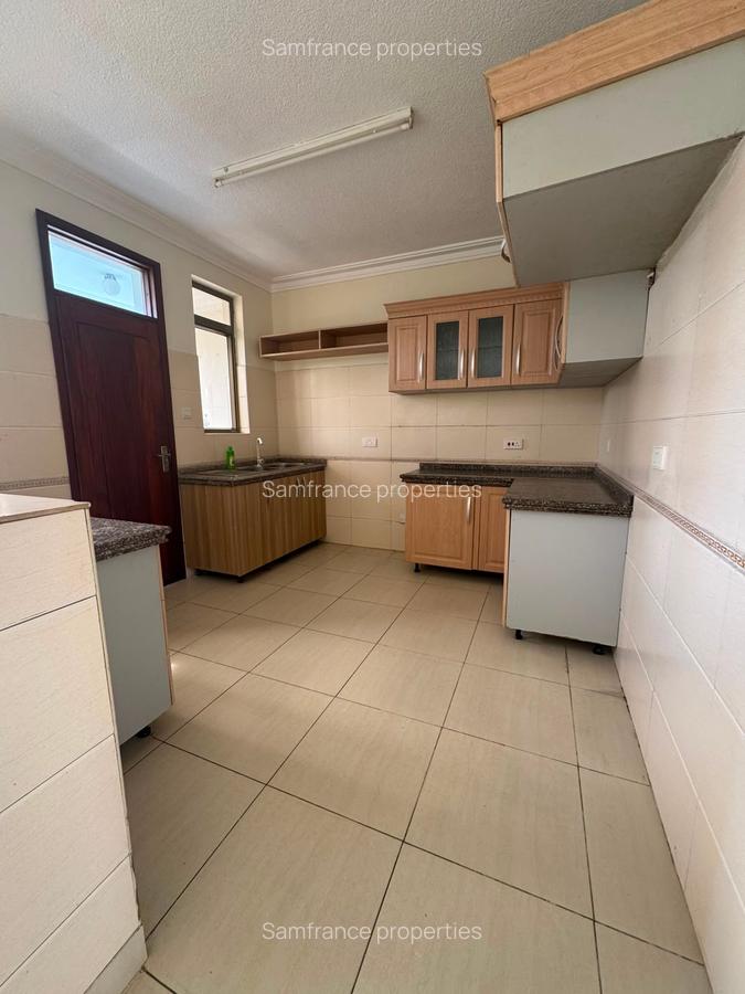 Serviced 2 Bed Apartment with En Suite at Greenwood - 2