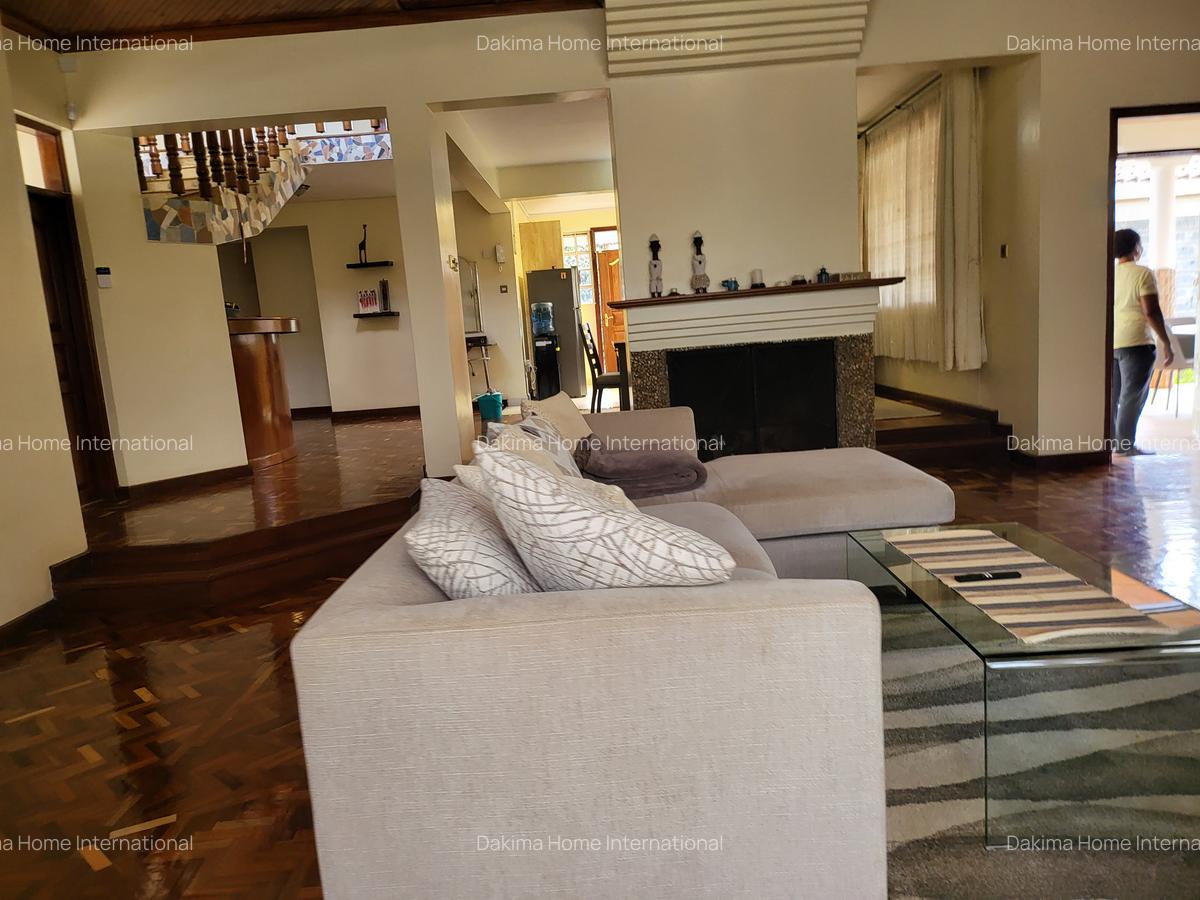 5 Bed House with En Suite in Runda - 3