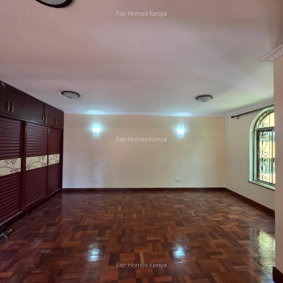 5 Bed Townhouse with En Suite at Othaya Road - 18