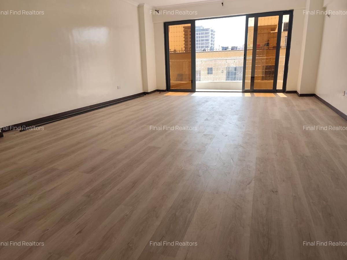 4 Bed Apartment with En Suite in Parklands - 2