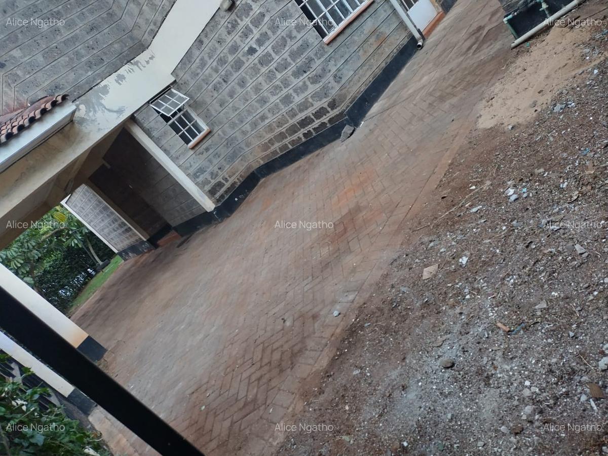 5 Bed House with En Suite at Garden City - 2