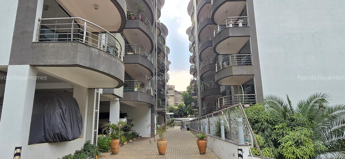 3 Bed Apartment with En Suite at Riverside Drive - 2