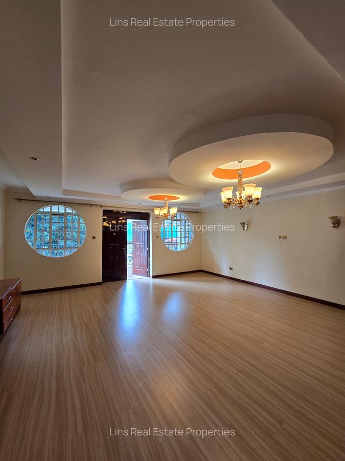 5 Bed House with En Suite in Runda - 9