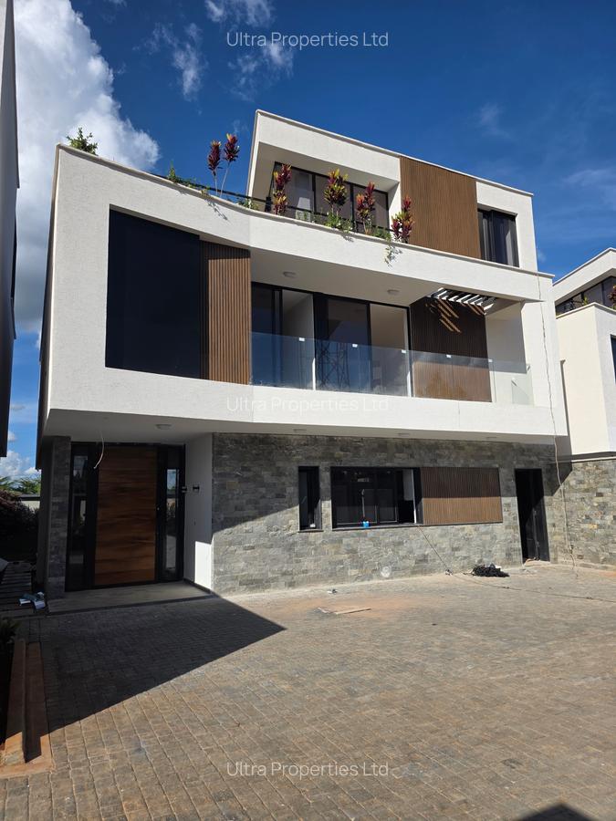 4 Bed Villa with En Suite in Runda - 3