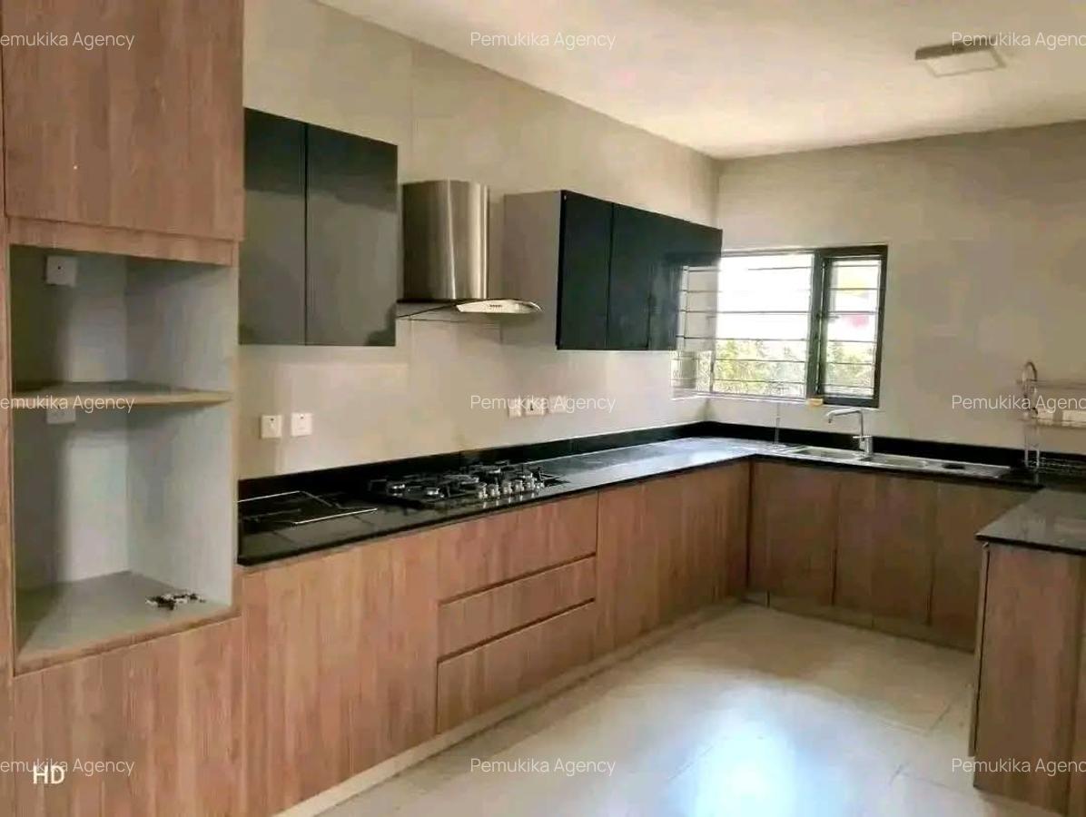 4 Bed Townhouse with En Suite in Langata - 6