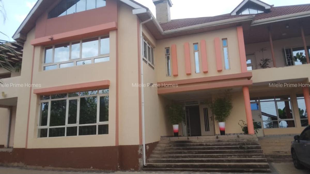 9 Bed House with En Suite at Kerarapon - 2