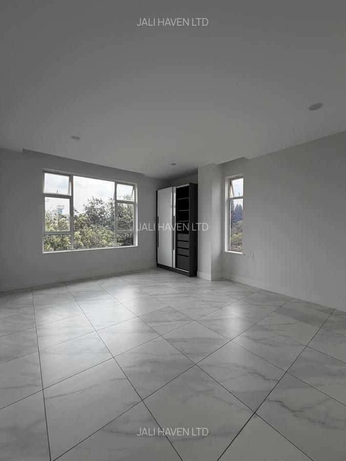 3 Bed Apartment with En Suite in Westlands Area - 5