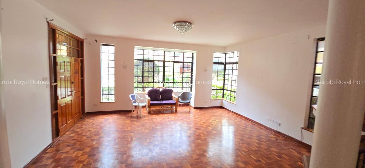 5 Bed Townhouse with En Suite at Lavington Road - 8