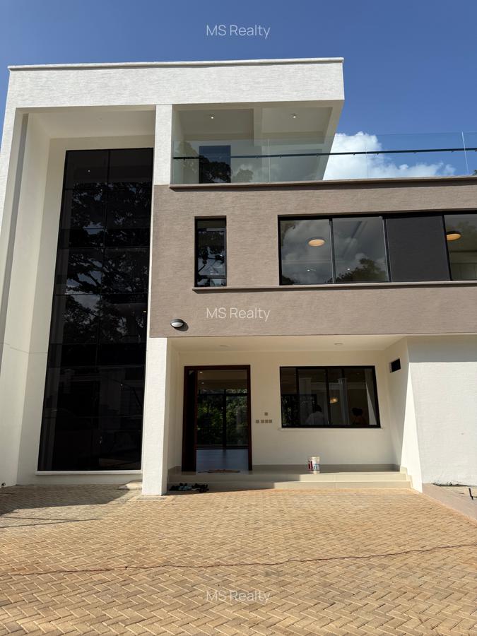 6 Bed Villa with En Suite in Westlands Area - 14