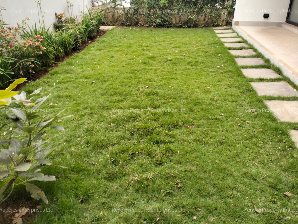 5 Bed Townhouse with En Suite in Lavington - 6
