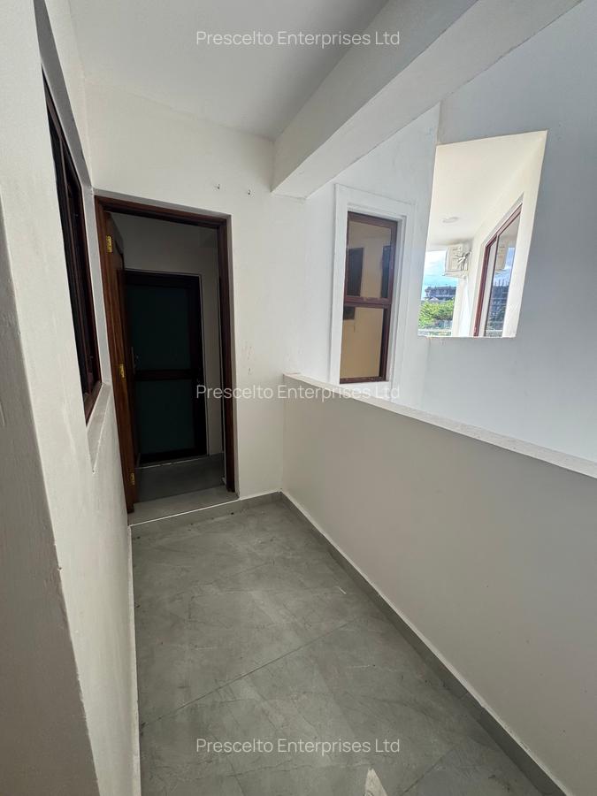 3 Bed Apartment with En Suite at Off Links Road - 19