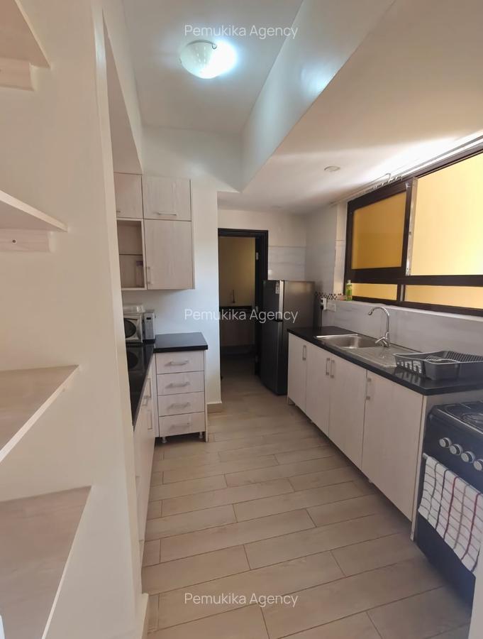 1 Bed House in Kilimani - 4